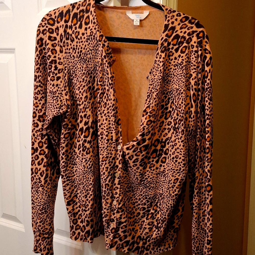 5/$25- Time & Tru Leppard Print Cardigan Sweater EUC